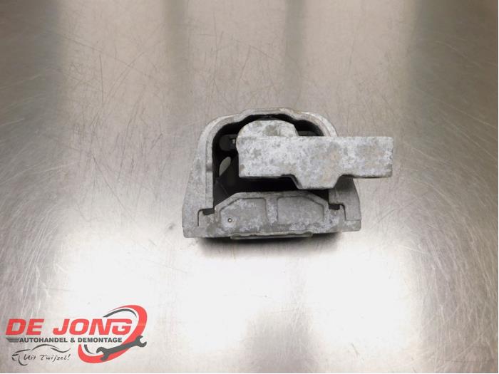 Engine mount from a Volkswagen Eos (1F7/F8) 2.0 FSI 16V 2007