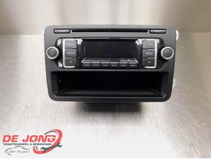 Gebrauchte Radio CD Spieler Volkswagen Transporter T5 2.0 TDI DRF Preis € 84,69 Mit Mehrwertsteuer angeboten von Autodemontagebedrijf de Jong