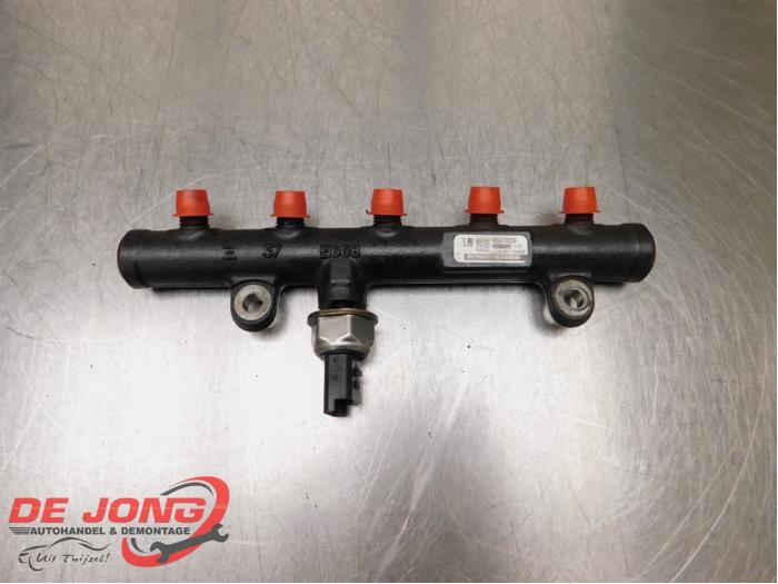Fuel main line pipe