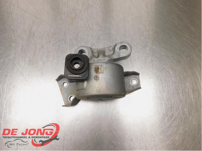 Used Engine mount Opel Corsa E 1.4 Turbo 16V Price € 24,99 Margin scheme offered by Autodemontagebedrijf de Jong