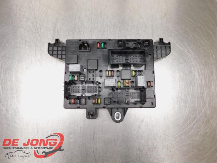 Fuse box Opel Zafira Tourer 2.0 CDTI 16V 165 Ecotec 13368653UL GM