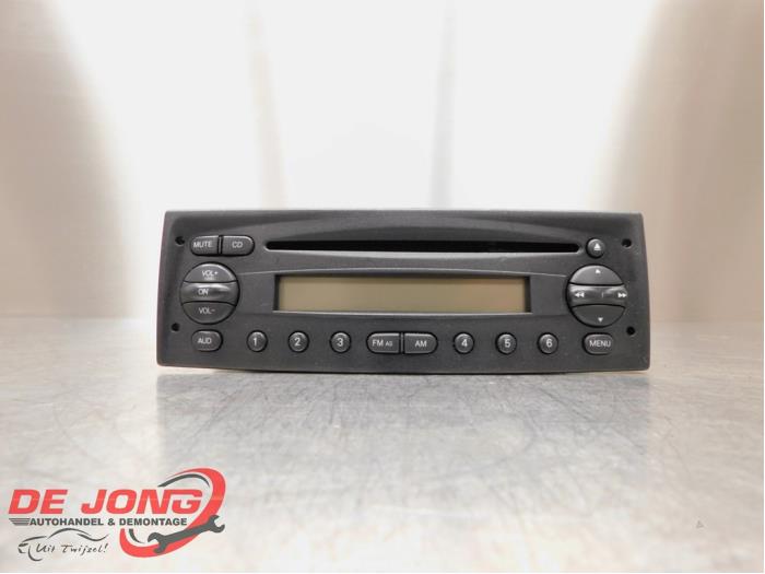 Radio CD player from a Iveco New Daily V 29L13V, 35C13V, 35S13V, 40C13V, 40S13V 2014