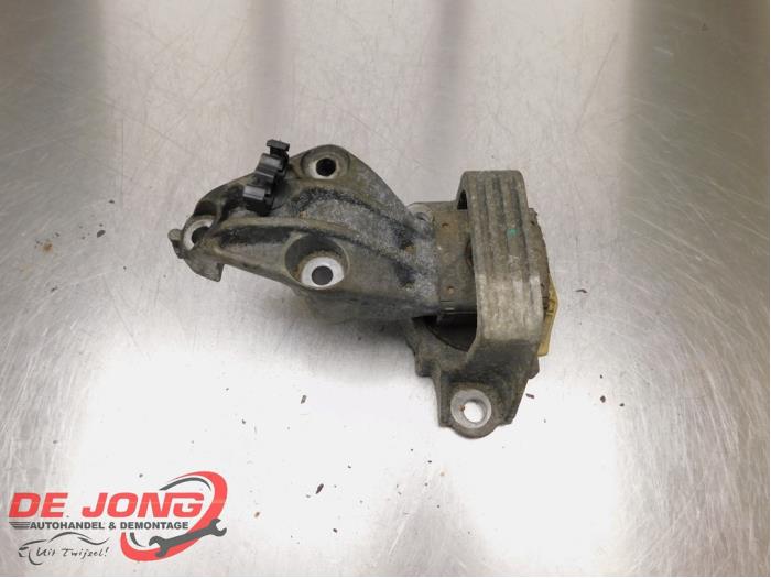 Used Engine mount Renault Megane III Grandtour (KZ) 1.5 dCi 110 Price € 24,99 Margin scheme offered by Autodemontagebedrijf de Jong