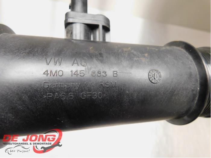 Intercooler Rohr van een Volkswagen Touareg 3.0 TDI 286 V6 24V 2019