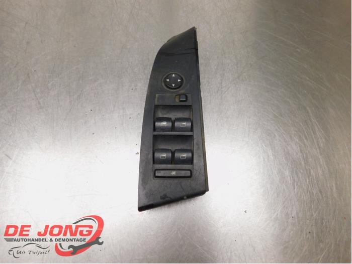 Usados Interruptor combinado de ventanillas BMW 5 serie Touring (E61) 525d 24V Precio € 9,99 Norma de margen ofrecido por Autodemontagebedrijf de Jong