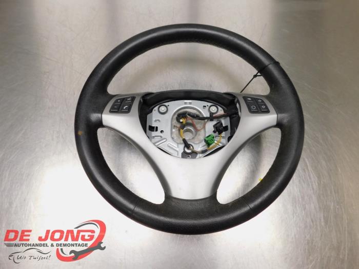 Begagnade Ratt BMW 1 serie (E87/87N) 118d 16V Pris € 124,99 Marginaltabell erbjuds av Autodemontagebedrijf de Jong