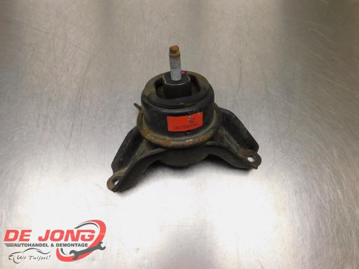 Used Engine mount Hyundai iX35 (LM) 2.0 CRDi 16V 4x4 Price € 18,00 Margin scheme offered by Autodemontagebedrijf de Jong