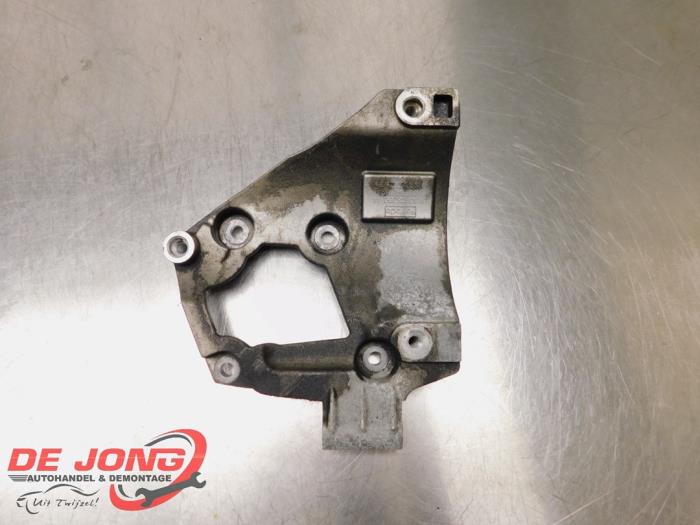 Air conditioning bracket from a Ford Focus 4 Wagon 1.5 EcoBlue 120 2019