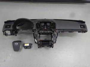 Usagé Kit + module airbag Opel Insignia 2.0 CDTI 16V 160 Ecotec Prix € 249,99 Règlement à la marge proposé par Autodemontagebedrijf de Jong