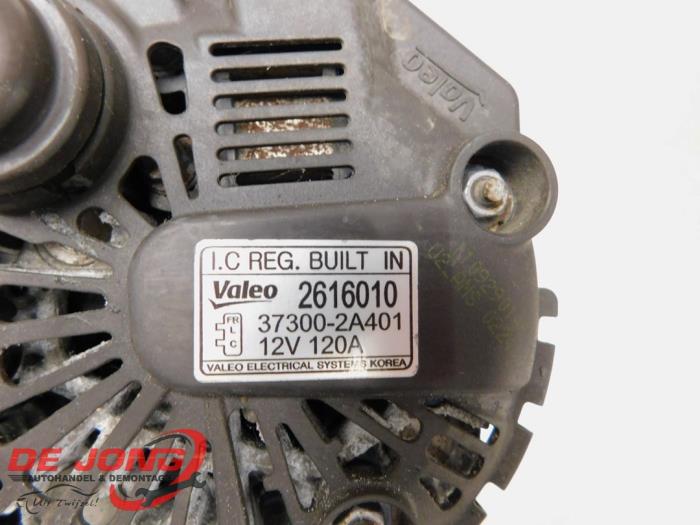 Dynamo van een Kia Rio III (UB) 1.4 CRDi 16V 2011