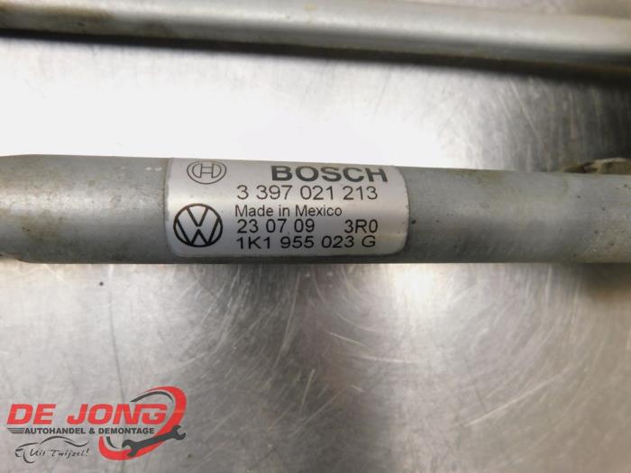 Scheibenwischermotor+Mechanik van een Volkswagen Golf VI Variant (AJ5/1KA) 1.4 TSI 122 16V 2010