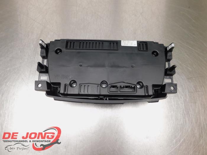 Panel de control de calefacción de un Mazda 6 SportBreak (GJ/GH/GL) 2.2 SkyActiv-D 150 16V 2014