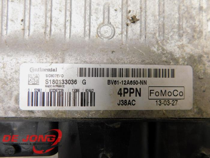 Ordinateur gestion moteur d'un Ford Focus 3 1.6 TDCi 115 2013