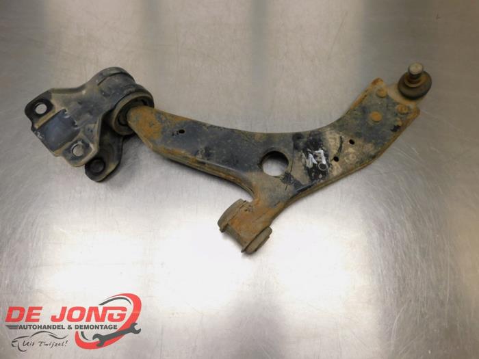 Front wishbone, left from a Ford Focus 3 1.6 TDCi 115 2013