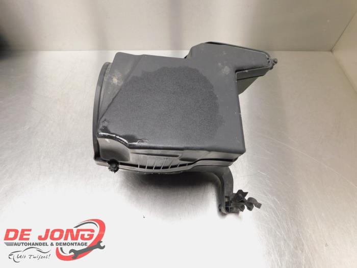 Begagnade Luftfilterhus Ford Focus 3 1.6 TDCi 115 Pris € 22,45 Marginaltabell erbjuds av Autodemontagebedrijf de Jong