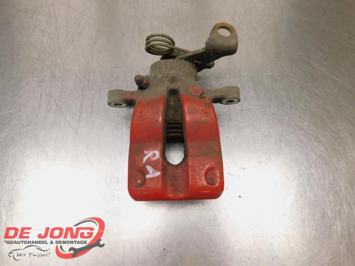 Gebrauchte Bremszange rechts hinten Alfa Romeo GT (937) 1.9 JTD 16V Multijet Preis € 25,99 Margenregelung angeboten von Autodemontagebedrijf de Jong