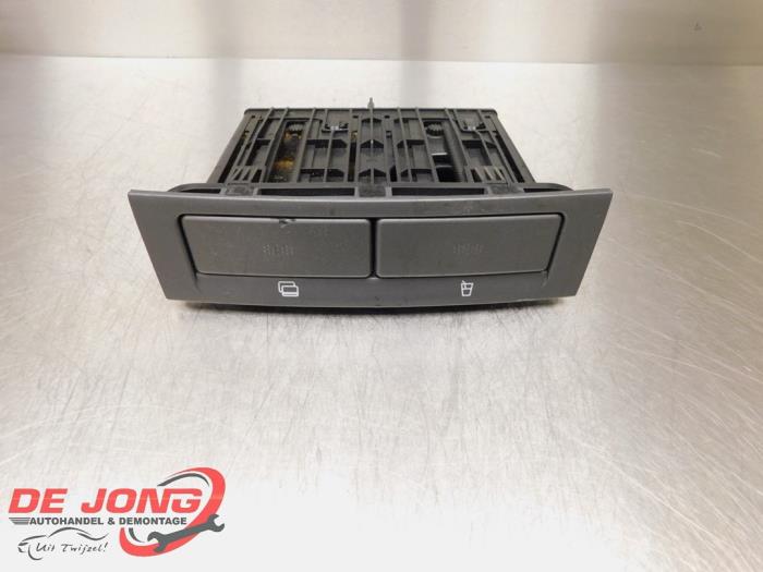 Gebrauchte Getränkehalter Alfa Romeo GT (937) 1.9 JTD 16V Multijet Preis € 24,00 Margenregelung angeboten von Autodemontagebedrijf de Jong
