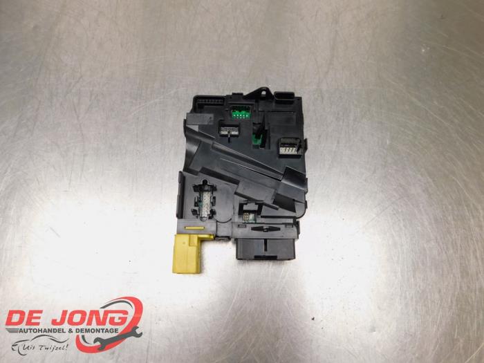 Begagnade Styrvinkelsensor Volkswagen Caddy III (2KA,2KH,2CA,2CH) 1.9 TDI Pris € 14,99 Marginaltabell erbjuds av Autodemontagebedrijf de Jong