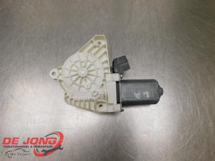 Begagnade Motor, dörrfönster Mercedes B (W245) 2.0 B-180 CDI 16V Pris € 19,90 Marginaltabell erbjuds av Autodemontagebedrijf de Jong