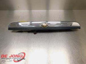 Used Tailgate handle Chrysler Voyager/Grand Voyager (RT) 2.8 CRD 16V Grand Voyager Price € 125,00 Margin scheme offered by Autodemontagebedrijf de Jong