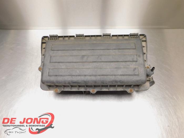 Begagnade Luftfilterhus Skoda Roomster (5J) 1.4 16V Pris € 19,95 Marginaltabell erbjuds av Autodemontagebedrijf de Jong