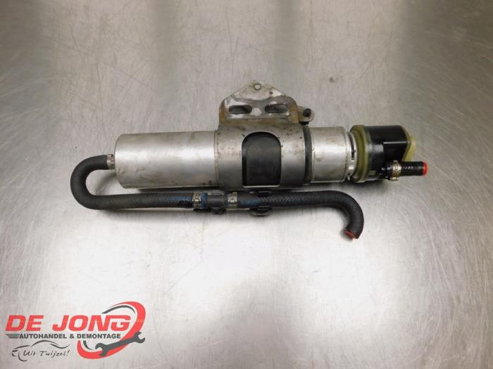 Gebrauchte Kraftstofffilter Mercedes C (W205) C-200 1.6 CDI BlueTEC, C-200 d 16V Preis € 34,99 Margenregelung angeboten von Autodemontagebedrijf de Jong