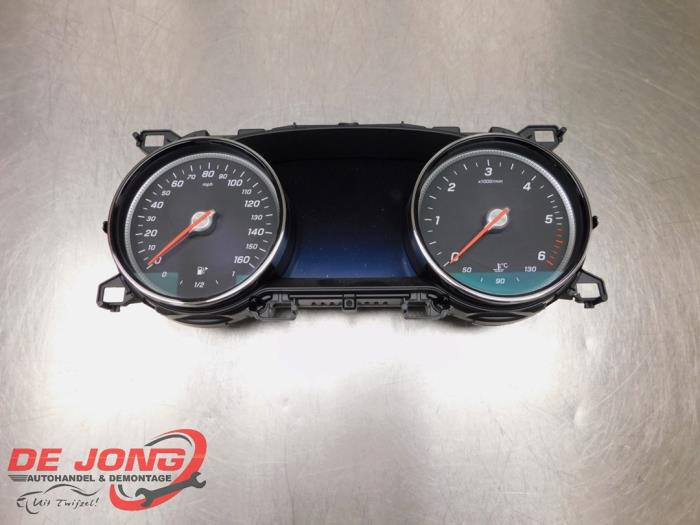 Begagnade Instrumentpanel Mercedes E (W213) E-220d 2.0 Turbo 16V Pris € 250,00 Marginaltabell erbjuds av Autodemontagebedrijf de Jong