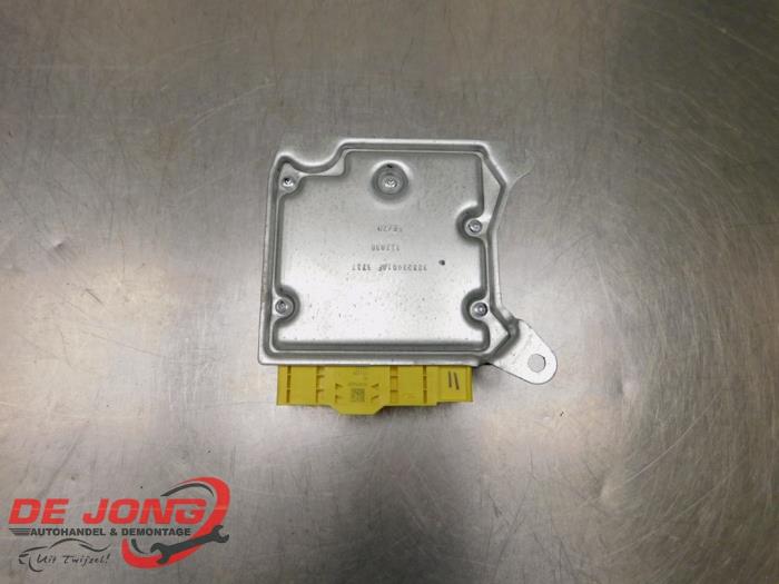 Begagnade Airbagmodul Mercedes E (W213) E-220d 2.0 Turbo 16V Pris € 74,99 Marginaltabell erbjuds av Autodemontagebedrijf de Jong