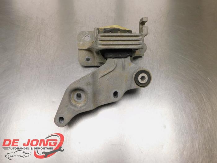 Used Engine mount Mercedes Vito (447.6) 1.6 109 CDI 16V Price € 18,03 Inclusive VAT offered by Autodemontagebedrijf de Jong