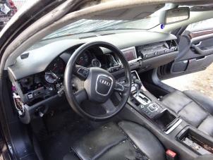 Usagé Kit + module airbag Audi A8 (D3) 3.0 TDI V6 24V Quattro Prix € 250,00 Règlement à la marge proposé par Autodemontagebedrijf de Jong