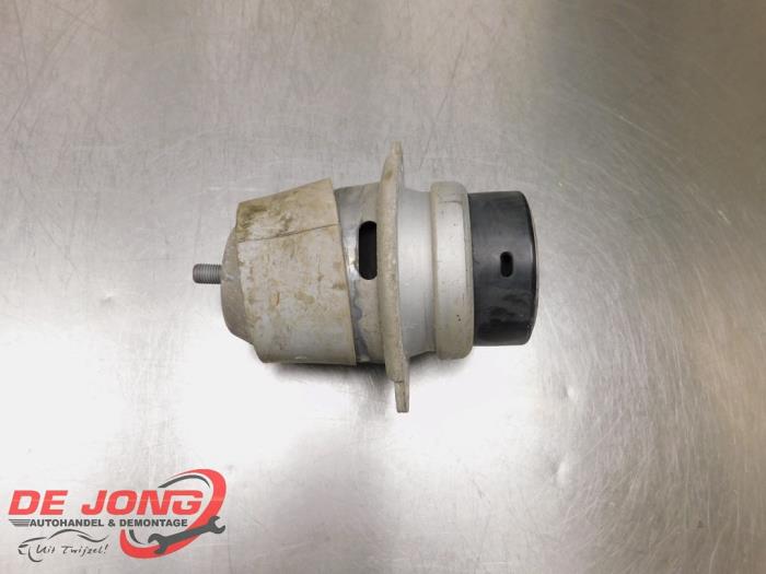 Used Engine mount Volkswagen Touareg (7PA/PH) 3.0 TDI V6 24V BlueMotion Technology Price € 14,90 Margin scheme offered by Autodemontagebedrijf de Jong
