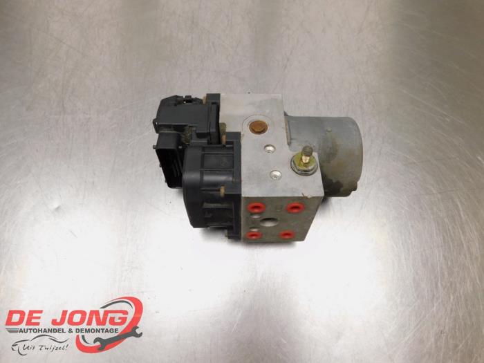 Begagnade ABS-pump Kia Sorento I (JC) 3.5 V6 24V Pris € 24,99 Marginaltabell erbjuds av Autodemontagebedrijf de Jong