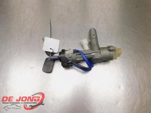 Used Ignition lock + key Kia Sorento I (JC) 3.5 V6 24V Price € 20,00 Margin scheme offered by Autodemontagebedrijf de Jong