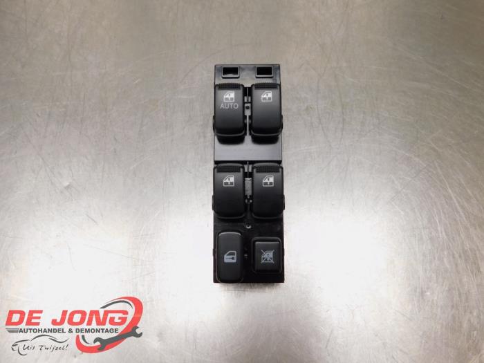 Usados Interruptor combinado de ventanillas Kia Sorento I (JC) 3.5 V6 24V Precio € 9,00 Norma de margen ofrecido por Autodemontagebedrijf de Jong