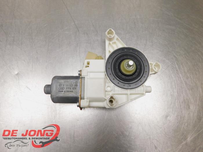 Usados Motor de ventanilla de puerta Mercedes ML II (164/4JG) 3.0 ML-320 CDI 4-Matic V6 24V Precio € 16,90 Norma de margen ofrecido por Autodemontagebedrijf de Jong