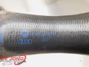Intercooler Schlauch van een Volkswagen Touareg (7LA/7L6) 2.5 TDI R5 2004