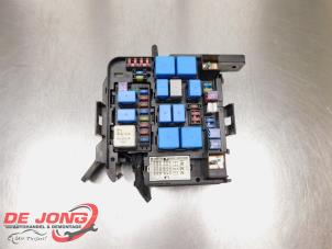 Usados Caja de fusibles Hyundai i30 Crosswagon (WWH) 1.4 CVVT 16V Precio € 44,99 Norma de margen ofrecido por Autodemontagebedrijf de Jong