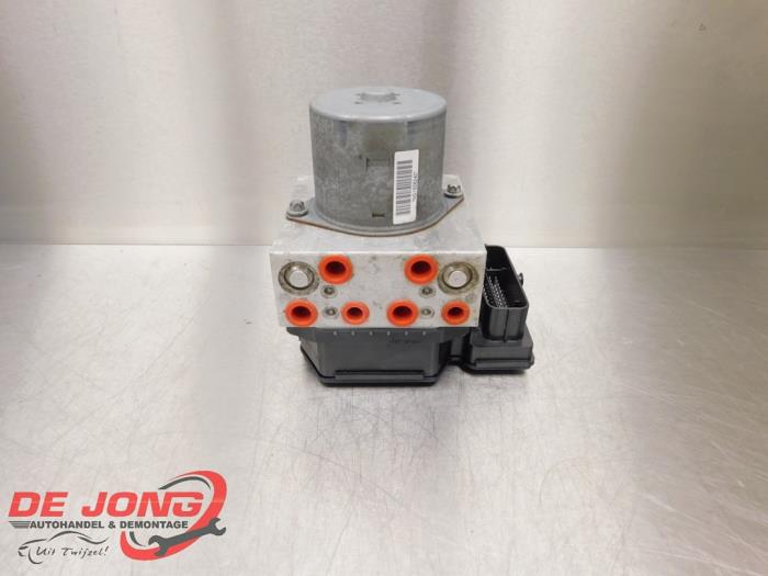 ABS Pumpe Volkswagen Passat Variant (365), 2010 / 2015 2.0 TDI 16V 140, Kombi/o, Diesel, 1.968cc, 103kW (140pk), FWD, CFFB, 2010-08 / 2014-12 (Gebraucht)