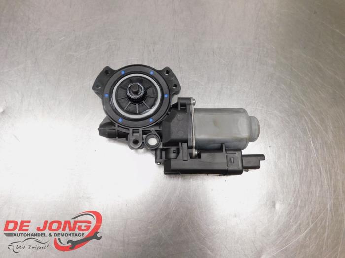 Usados Motor de ventanilla de puerta Kia Pro cee'd (EDB3) 1.4 CVVT 16V Precio € 29,99 Norma de margen ofrecido por Autodemontagebedrijf de Jong