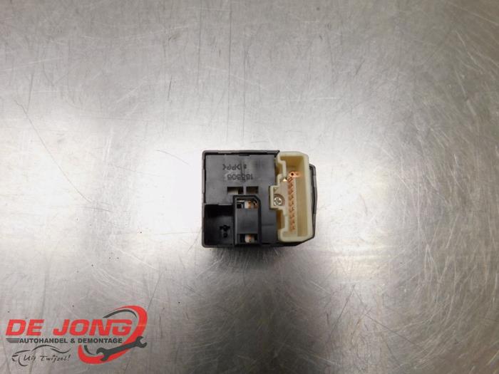 Mirror switch from a Subaru Forester (SH) 2.0D 2009