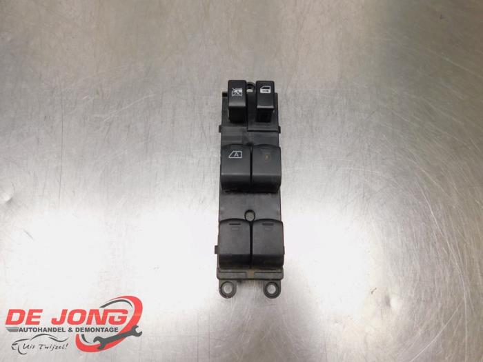 Usados Interruptor combinado de ventanillas Subaru Forester (SH) 2.0D Precio € 24,99 Norma de margen ofrecido por Autodemontagebedrijf de Jong