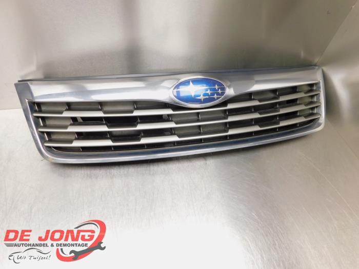 Używane Grill Subaru Forester (SH) 2.0D Cena € 60,00 Procedura marży oferowane przez Autodemontagebedrijf de Jong