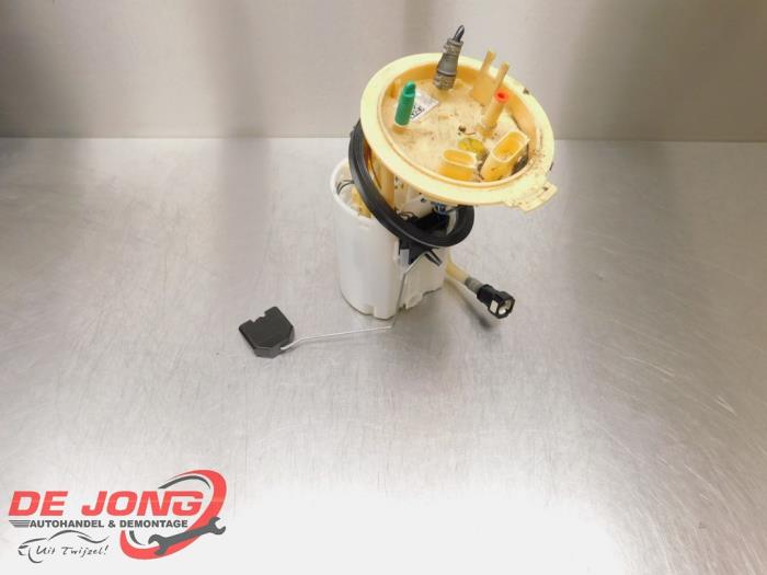 Usagé Pompe à carburant Volkswagen Passat Variant (3G5) 2.0 TDI 16V 190 Prix € 34,95 Règlement à la marge proposé par Autodemontagebedrijf de Jong