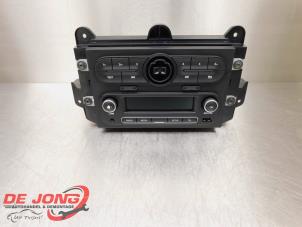 Gebrauchte Radio Renault Twingo III (AH) 1.0 SCe 70 12V Preis € 149,99 Margenregelung angeboten von Autodemontagebedrijf de Jong
