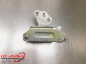 Engine mount from a Ford Fiesta 7 1.0 EcoBoost 12V Hybrid 125 2021