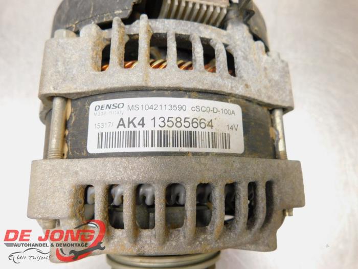 Dynamo van een Opel Corsa E 1.2 16V 2017
