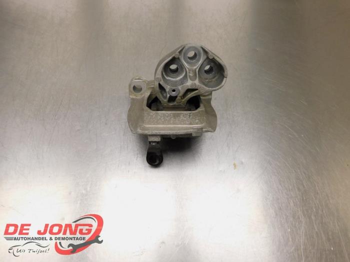 Used Engine mount Ford EcoSport (JK8) 1.0 EcoBoost 12V 125 Price € 50,00 Margin scheme offered by Autodemontagebedrijf de Jong