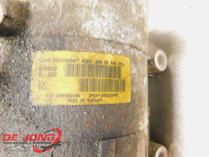 Air conditioning pump from a Ford Focus 2 Wagon 1.6 TDCi 16V 110 2008