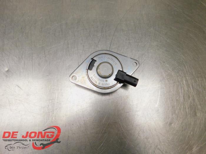 Begagnade Kamaxelsensor Opel Corsa E 1.2 16V Pris € 19,99 Marginaltabell erbjuds av Autodemontagebedrijf de Jong