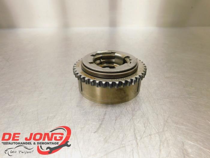 Camshaft adjuster from a Mercedes-Benz A (177.0) 1.3 A-180 Turbo 16V 2020